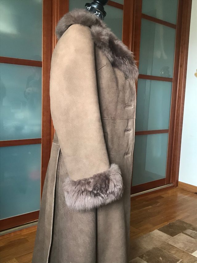 Abrigo señora piel vuelta.