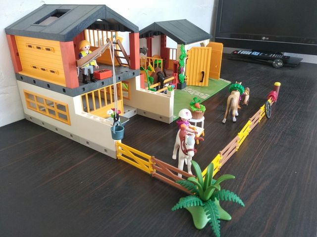 PLAYMOBIL