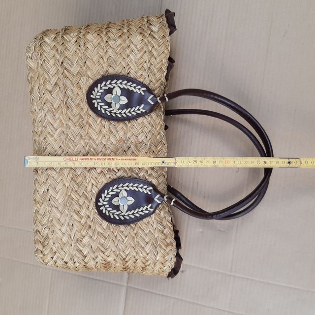 Tre borse e due omaggi