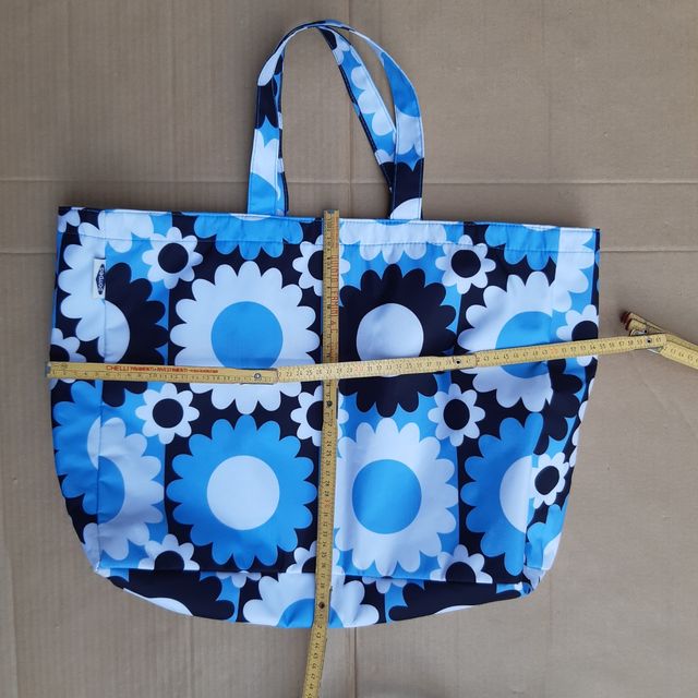 Tre borse e due omaggi