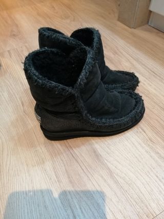 Botas MOU negras número 40 de segunda mano por 70 EUR en La Capellania en  WALLAPOP