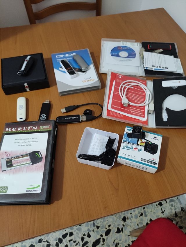 vendo in blocco vari modem e chiavette diversi ges