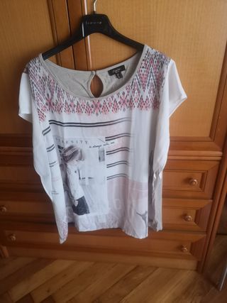 Blusa de October. de segunda mano por 8 EUR en Santander en WALLAPOP