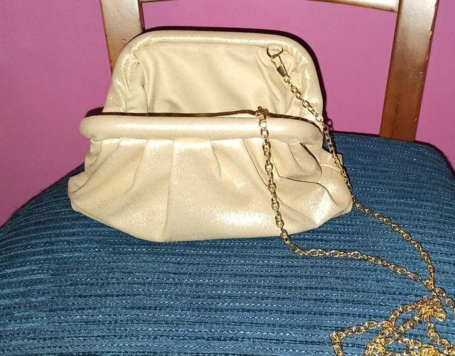 Bolso clutch dorado