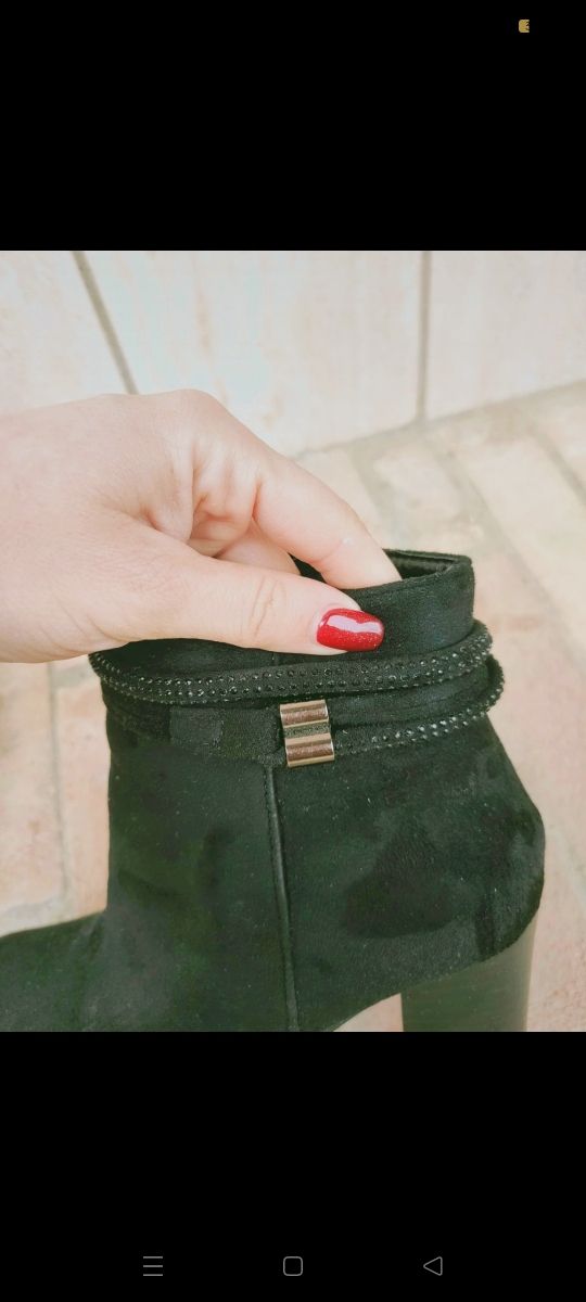 Tronchetti con cinturino in strass