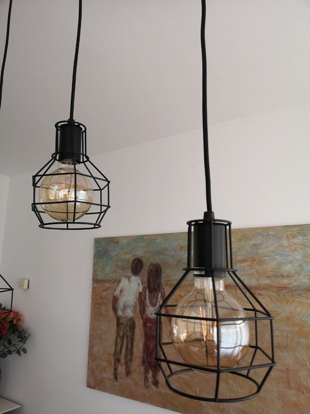 lámpara de techo metálica