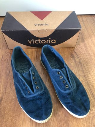 Zapatillas Victoria Terciopelo de segunda mano por 15 EUR en Zaragoza en  WALLAPOP