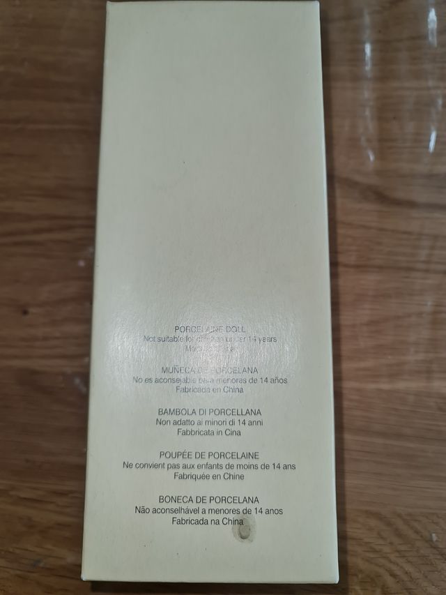 Muñeca mejicana de porcelana.