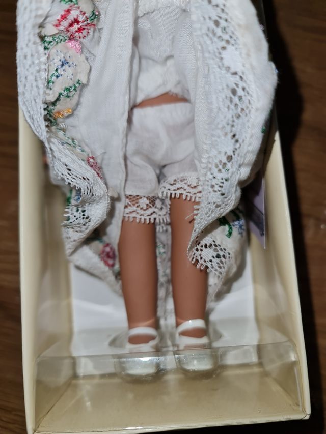 Muñeca mejicana de porcelana.