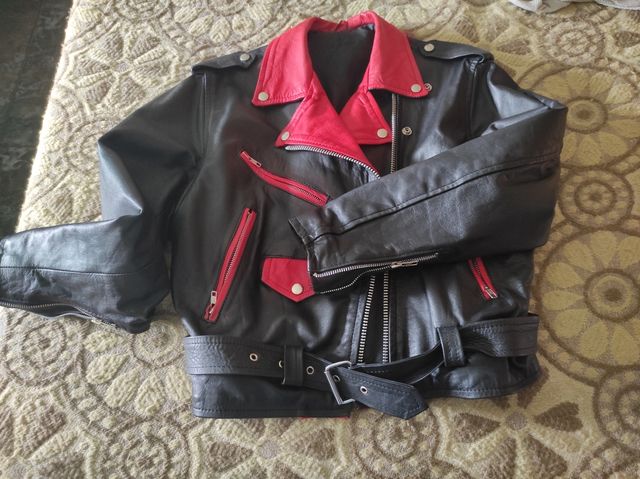 Chaqueta de piel, corta mujer. Talla M.