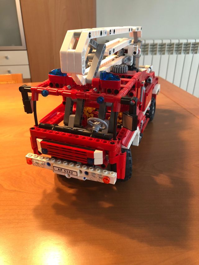 LEGO Technic 8289 Fire Truck