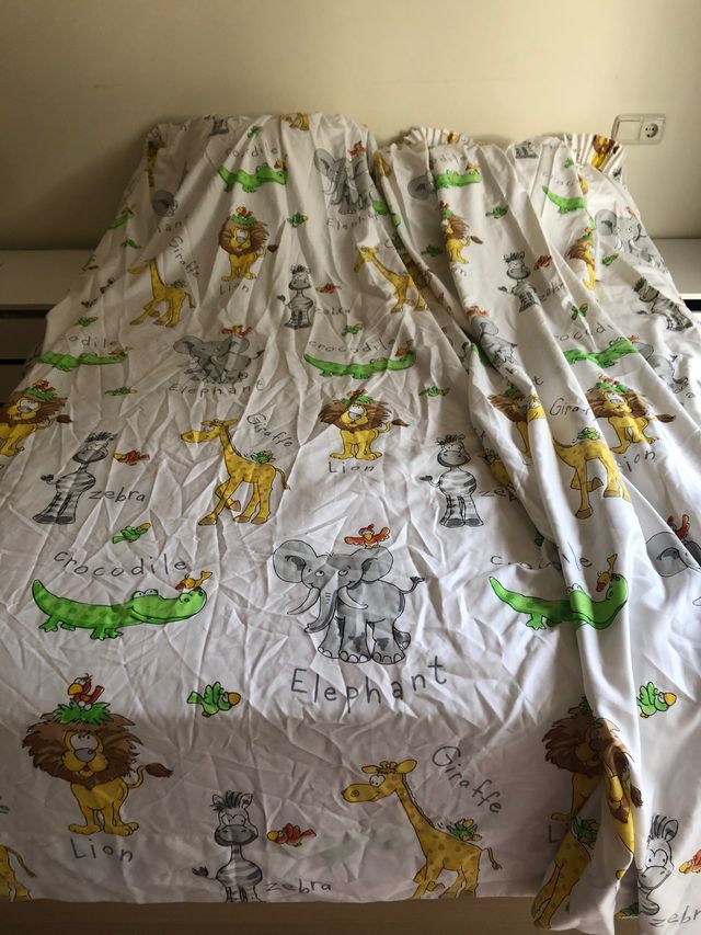 2 cortinas de animales