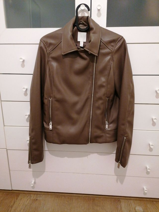 cazadora polipiel marrón