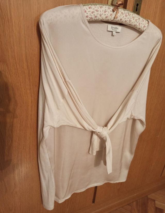 Camiseta beige, de Zendra