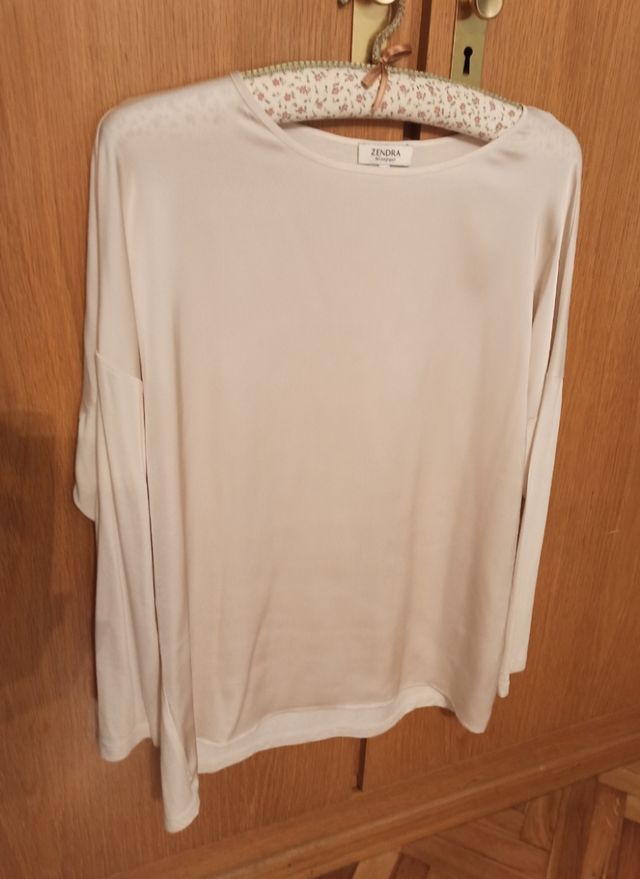 Camiseta beige, de Zendra