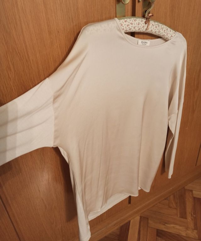 Camiseta beige, de Zendra