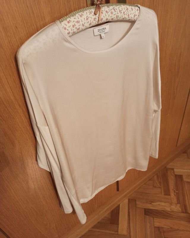 Camiseta beige, de Zendra