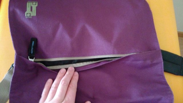 mochila bandolera. usadas una semana. 2 modelos