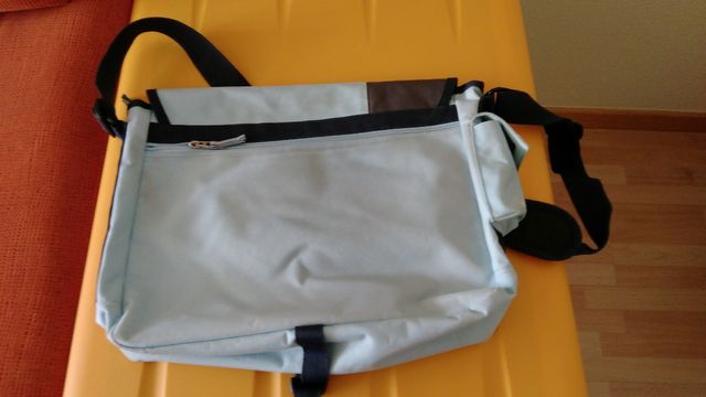 mochila bandolera. usadas una semana. 2 modelos