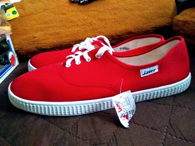 Zapatillas nuevas talla 44