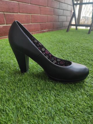 Zapatos con plataforma, talla 41 Nuevos, Mustang de segunda mano por 17 EUR  en Barcelona en WALLAPOP