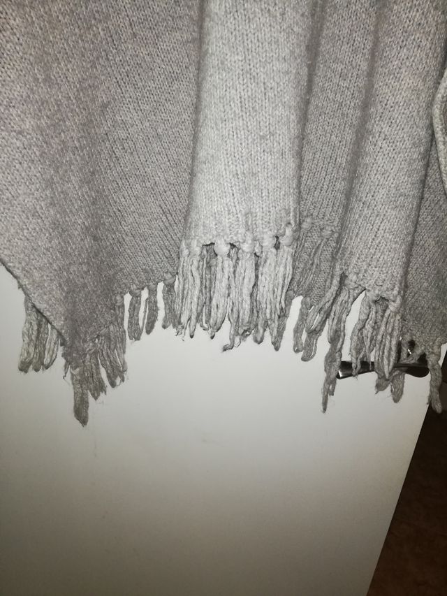 Poncho de punto perfecto para el frío