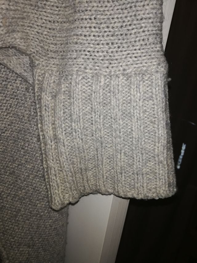 Poncho de punto perfecto para el frío