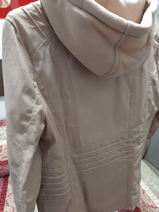 cazadora beige nueva