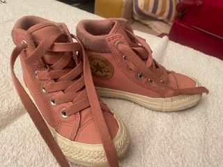 Bota converse cuero rosa talla 28 (17cm) de segunda mano por 17 EUR en  Logroño en WALLAPOP