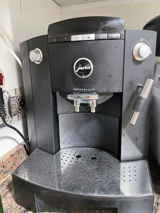 Cafetera Jura Impressa Xf50 de segunda mano por 250 EUR en Málaga en  WALLAPOP