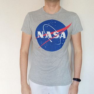 Camiseta estampada Primark de segunda mano por 4 EUR en Madrid en WALLAPOP