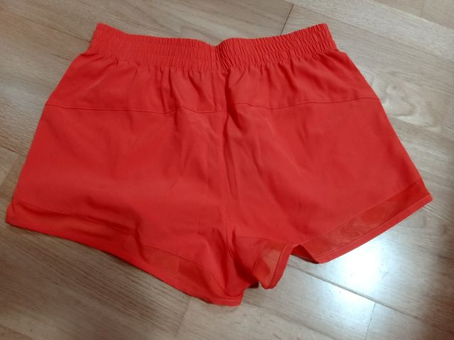 Pantalón corto de deporte de Primark (Regalo: cami