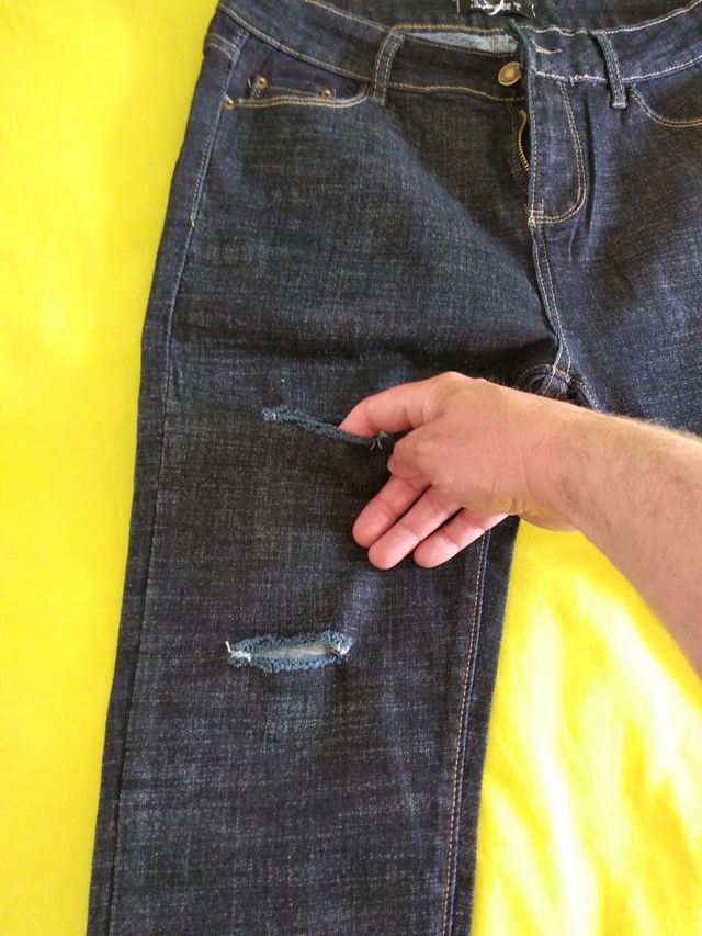 vaqueros chica con red. nuevos talla 40/42. L