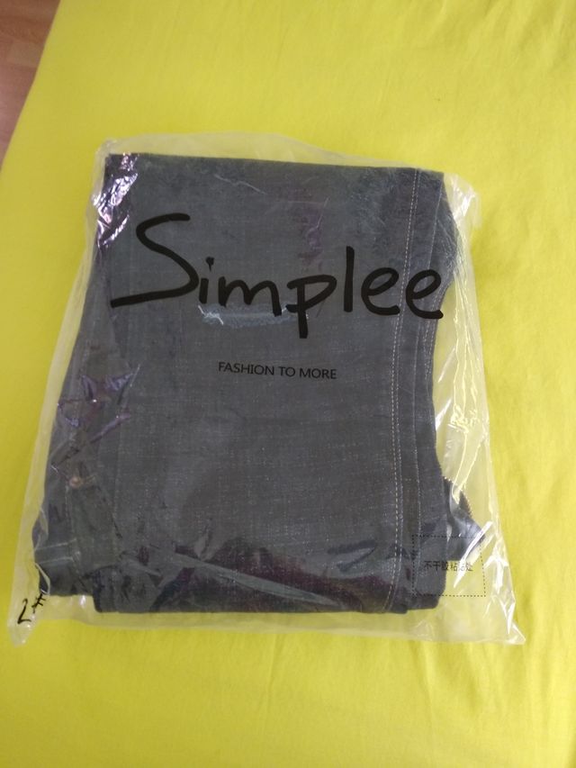 vaqueros chica con red. nuevos talla 40/42. L