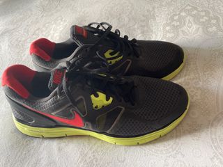 Zapatillas de running Nike Lunarglide 3 de segunda mano por 25 EUR en  Pontevedra en WALLAPOP