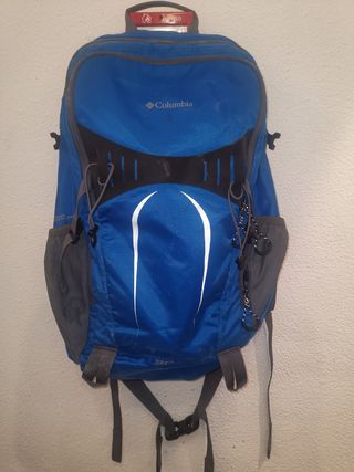 Mochila montaña 30 litros de segunda mano por 30 EUR en Las Rozas de Madrid  en WALLAPOP