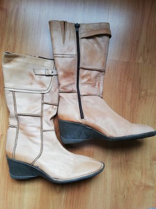 Bota beige Marypaz de segunda mano por 5 EUR en Segovia en WALLAPOP