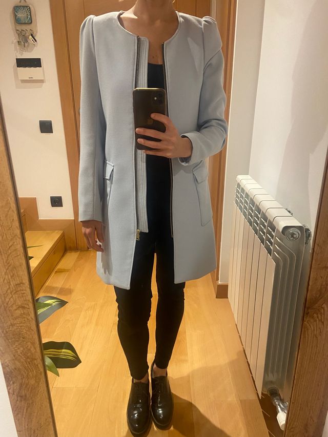 Abrigo azul cielo de H&M