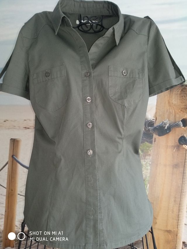 Camisa gris manga corta