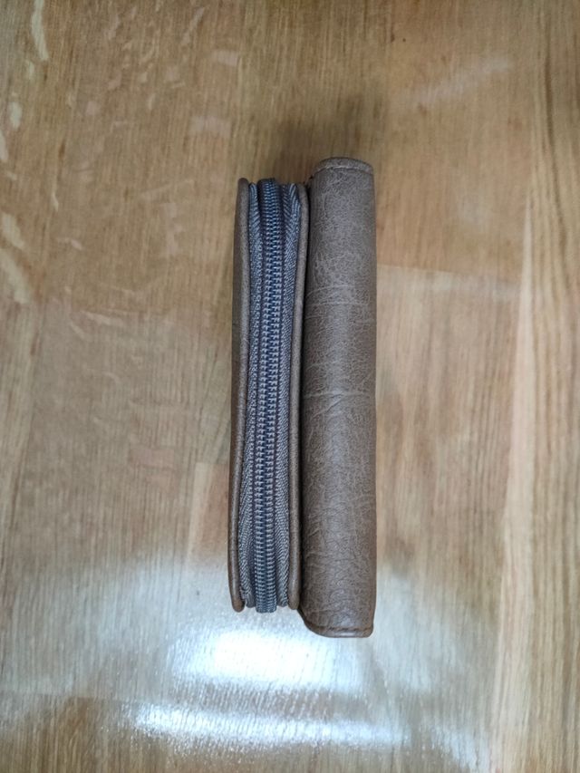 Cartera monedero marrón