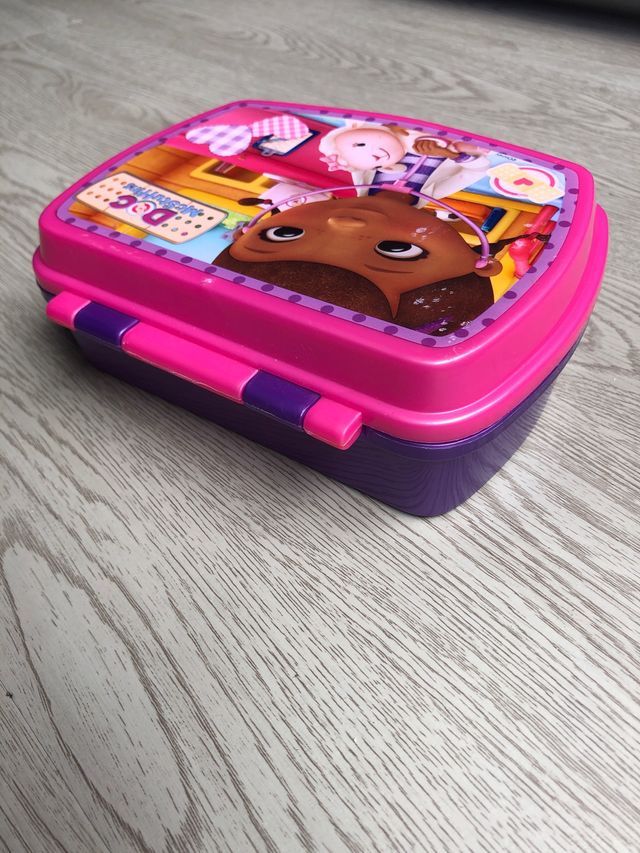 Cajita porta meriendas DOC McStuffins