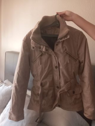 chaqueta beige mujer