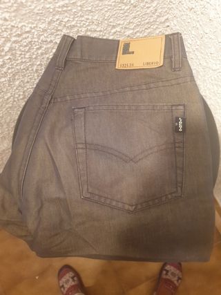 Pantalon hombre Liberto talla 32 de segunda mano por 8 EUR en Getafe en  WALLAPOP