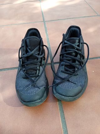 Zapatillas baloncesto Nike negras. AV3. de segunda mano por 20 EUR en  Algete en WALLAPOP