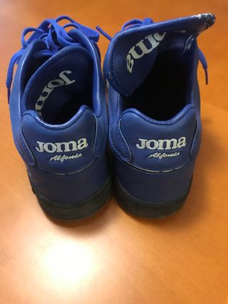 Botas fútbol sala de segunda mano por 20 EUR en Alcorcón en WALLAPOP