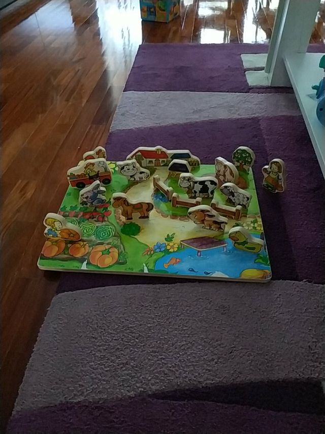puzzle de madera para bebes con escenario