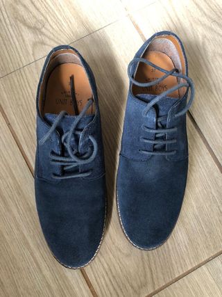 Zapatos ante azul marino T.37 de segunda mano por 10 EUR en Madrid en  WALLAPOP