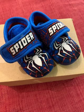 Zapatillas estar por casa bebé de segunda mano por 4 EUR en Requena en  WALLAPOP
