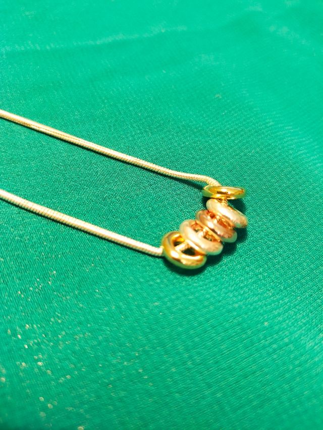 Colgante de bisutería tricolor