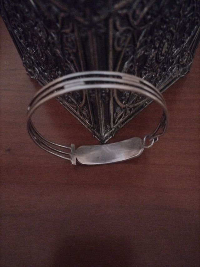 Pulsera de plata con símbolos egipcios 